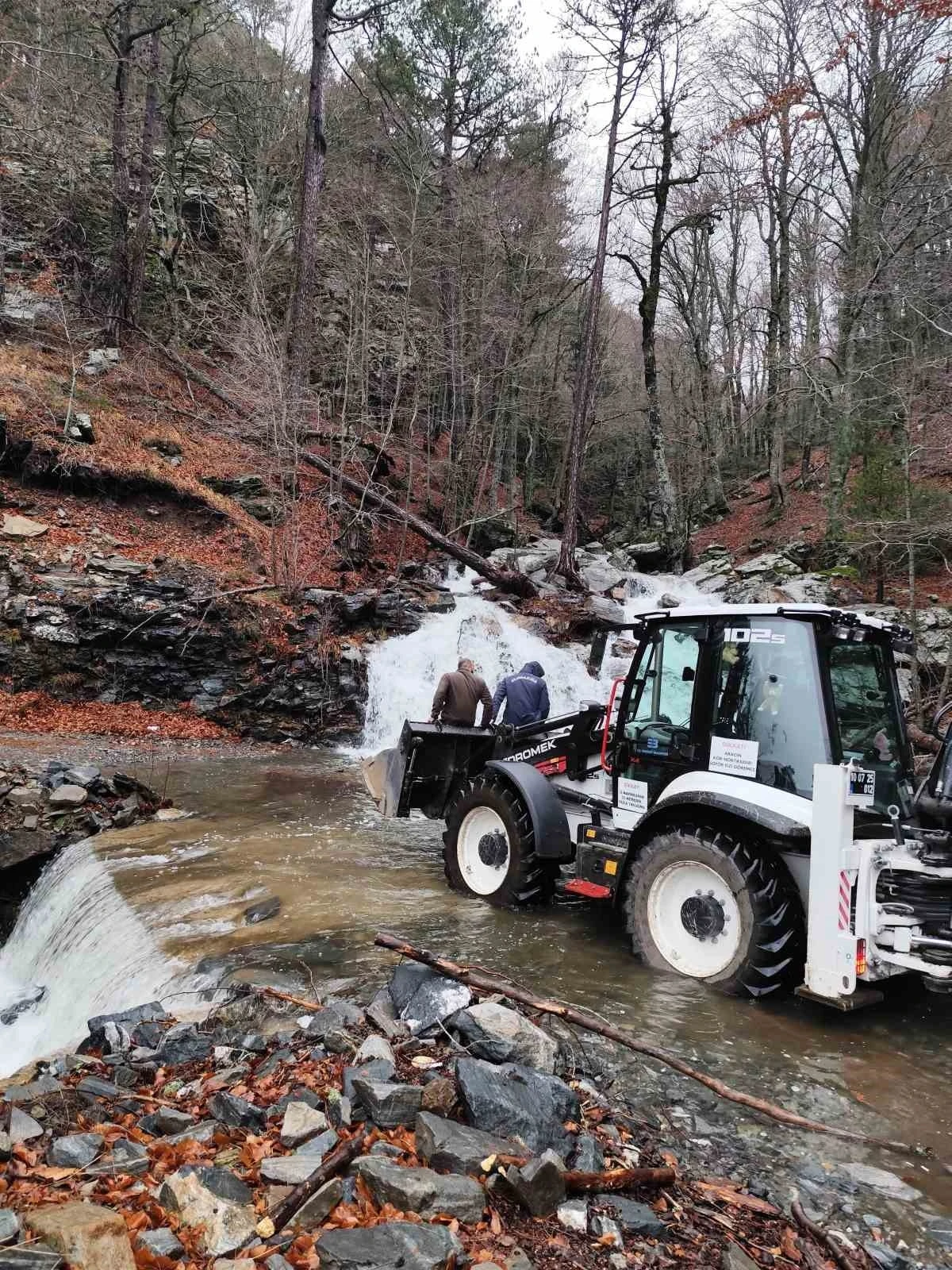 Kaz Dağları&rsquo;nda mahsur kalan 2 kişi kurtarıldı
