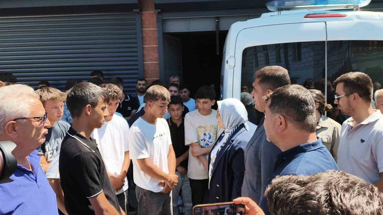 Kaza kurşunuyla hayatını kaybeden genç için gözyaşları sel oldu
