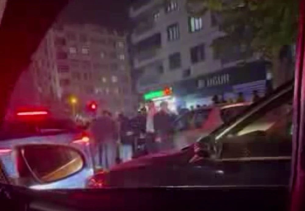 Kaza sonrası kavgaya tutuştular
