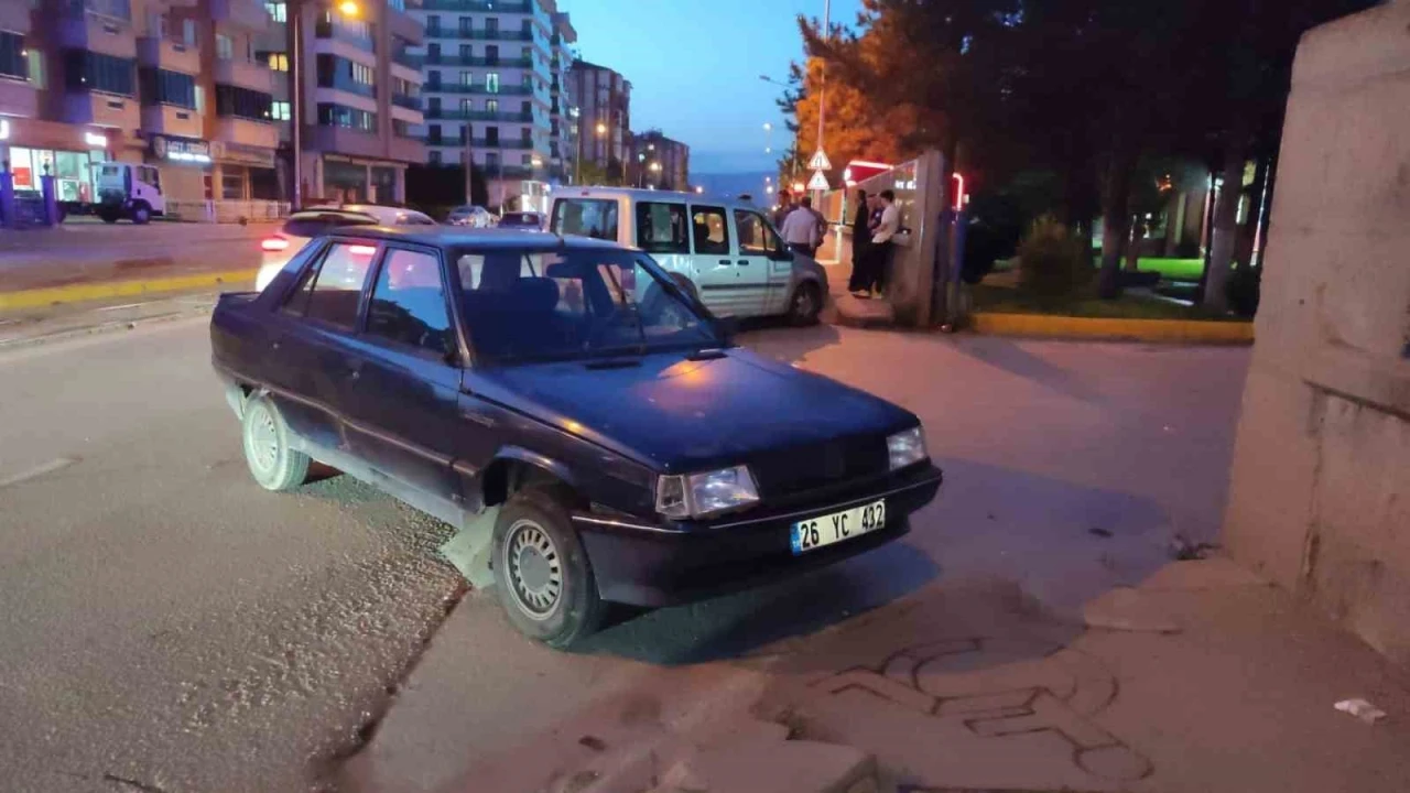 Çarptığı Aracı 13 Kilometre Peşinden Koşturdu