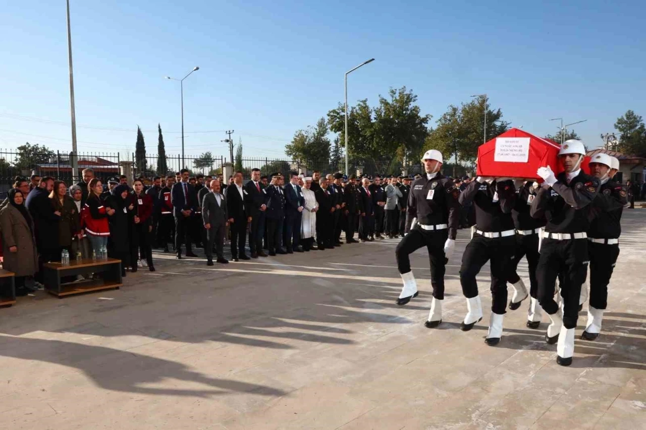 Kazada ağır yaralanan polis memuru hayatını kaybetti
