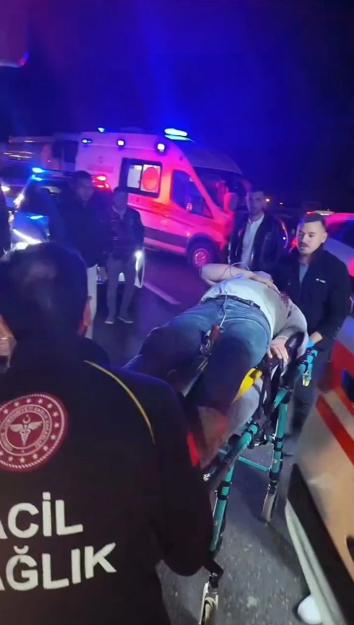Kazada araçta sıkışan sürücü böyle kurtarıldı

