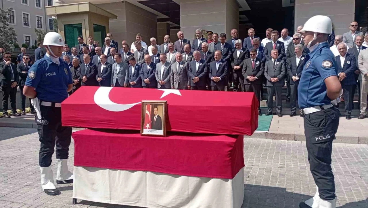 Kazada hayatını kaybeden eski Bitlis Valisi Karaömeroğlu için İçişleri Bakanlığında tören
