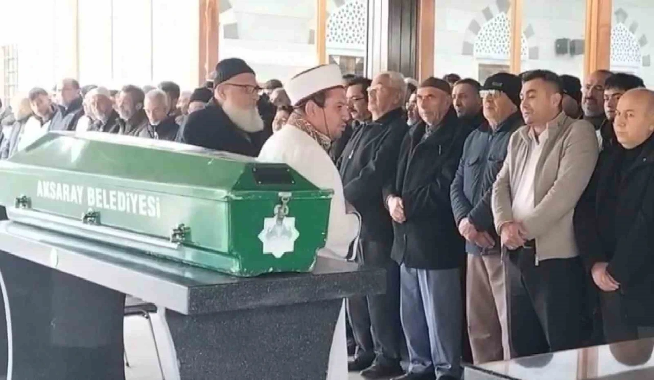 Kazada hayatını kaybeden lise &ouml;ğrencisi toprağa verildi
