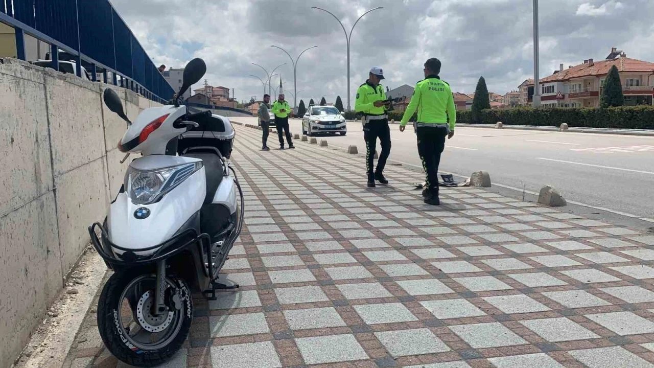 Kazada motosikletle birlikte 20 metre sürüklenen sürücüsü yaralandı
