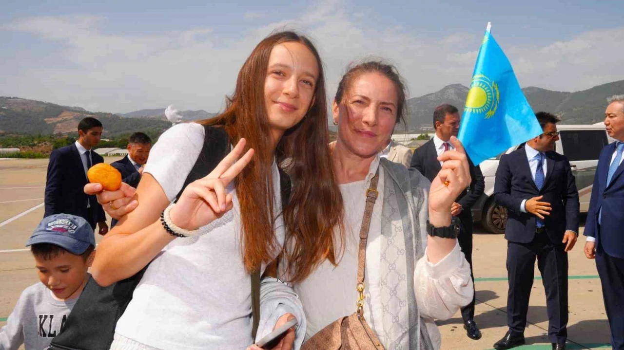 Kazakistan’dan Gazipaşa-Alanya Havalimanı’na ilk direkt uçuş gerçekleşti

