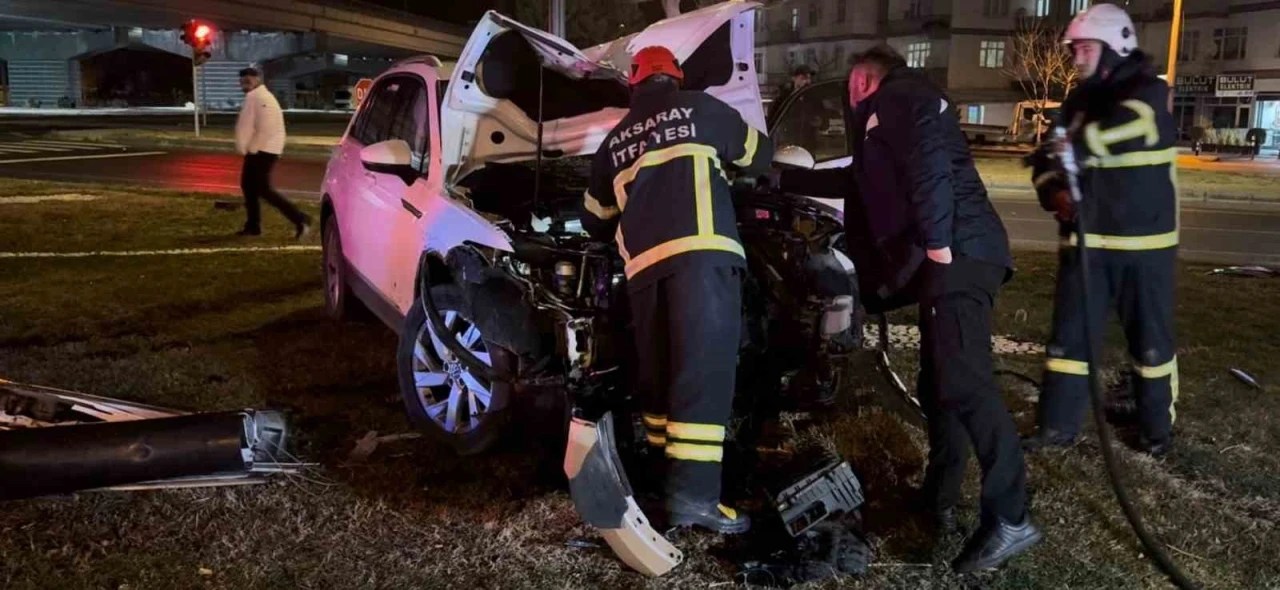 Kazaya karışan ara&ccedil;ta yangın paniği
