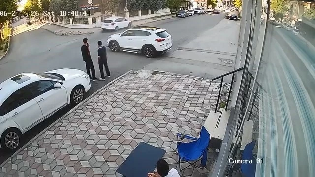 Kazaya sebebiyet veren cip, bir şey olmamış gibi olay yerinden uzaklaştı
