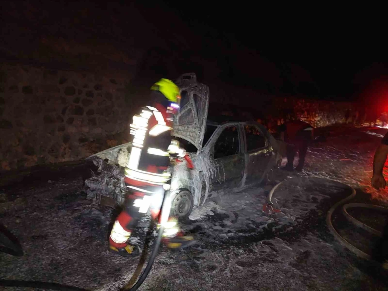 Kazdağları’nda çıkan araç yangınına itfaiye müdahale etti
