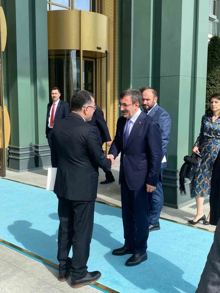 KB&Uuml; Rekt&ouml;r&uuml; Kırışık, Cumhurbaşkanı Yardımcısı Yılmaz ile g&ouml;r&uuml;şt&uuml;
