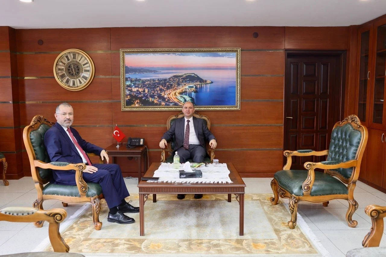 KBÜ Rektörü Kırışık, Ordu ve Giresun’da kurumsal ziyaretler gerçekleştirdi
