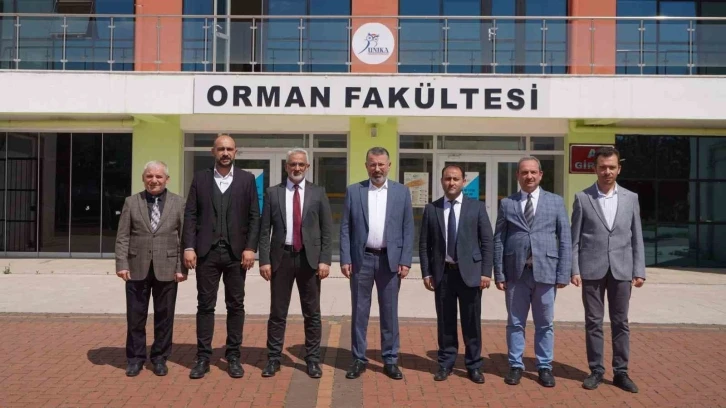 KBÜ Rektörü Prof. Dr. Fatih Kırışık Orman Fakültesini ziyaret etti
