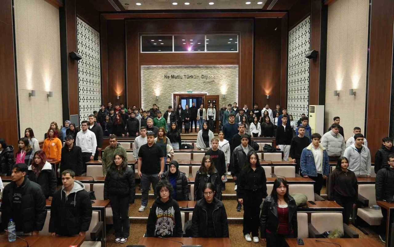 Ke&ccedil;i&ouml;ren Belediyesi&rsquo;nden stajyer &ouml;ğrencilere sağlık eğitimi
