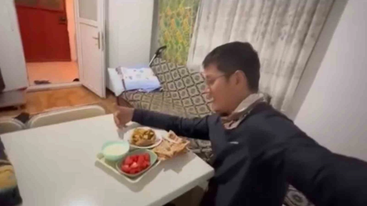 Kemaliye’den misafirperverlik örneÄŸi: Tayvanlı turist ücret ödemek istedi, muhtar kabul etmedi