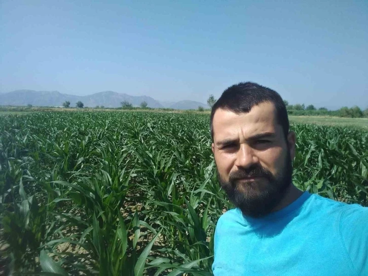 Kendi t&uuml;feğinden &ccedil;ıkan sa&ccedil;malarla hayatını kaybetti
