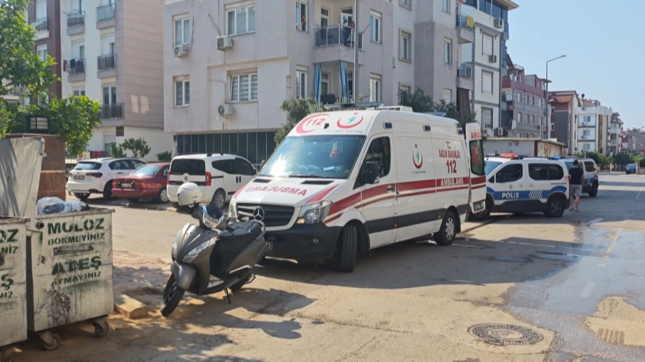 Kendini kilitlediği evi yakmaya &ccedil;alıştı, yakalanınca sinir krizi ge&ccedil;irdi