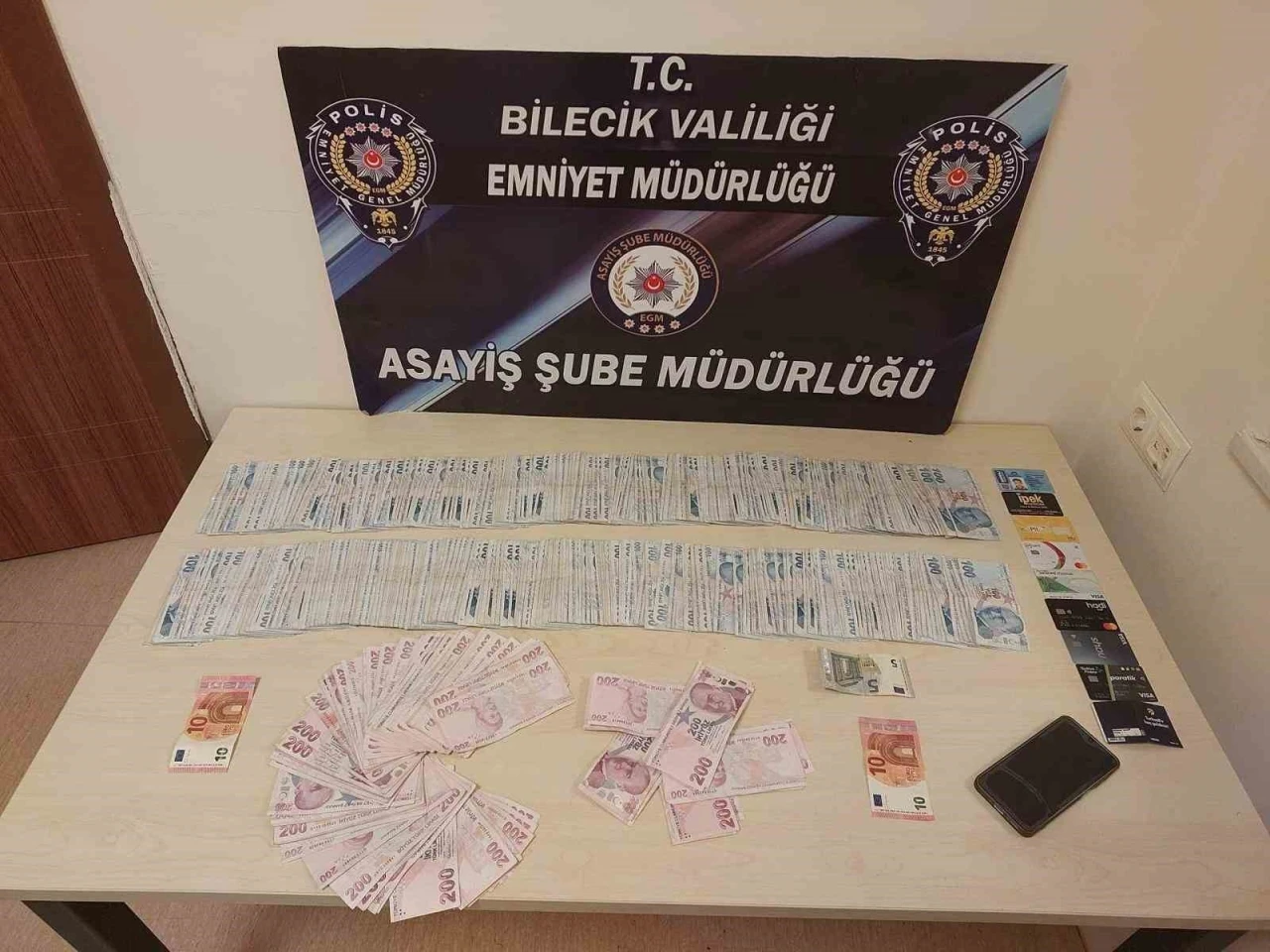 Kendisini jandarma olarak tanıttı, 500 bin TL&rsquo;lik vurgun yaptı
