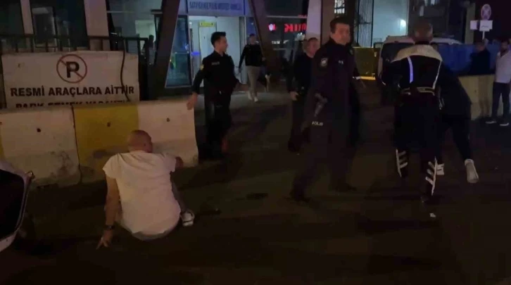 Kendisini sıkıştırdığını iddia ederek şof&ouml;re saldırdı
