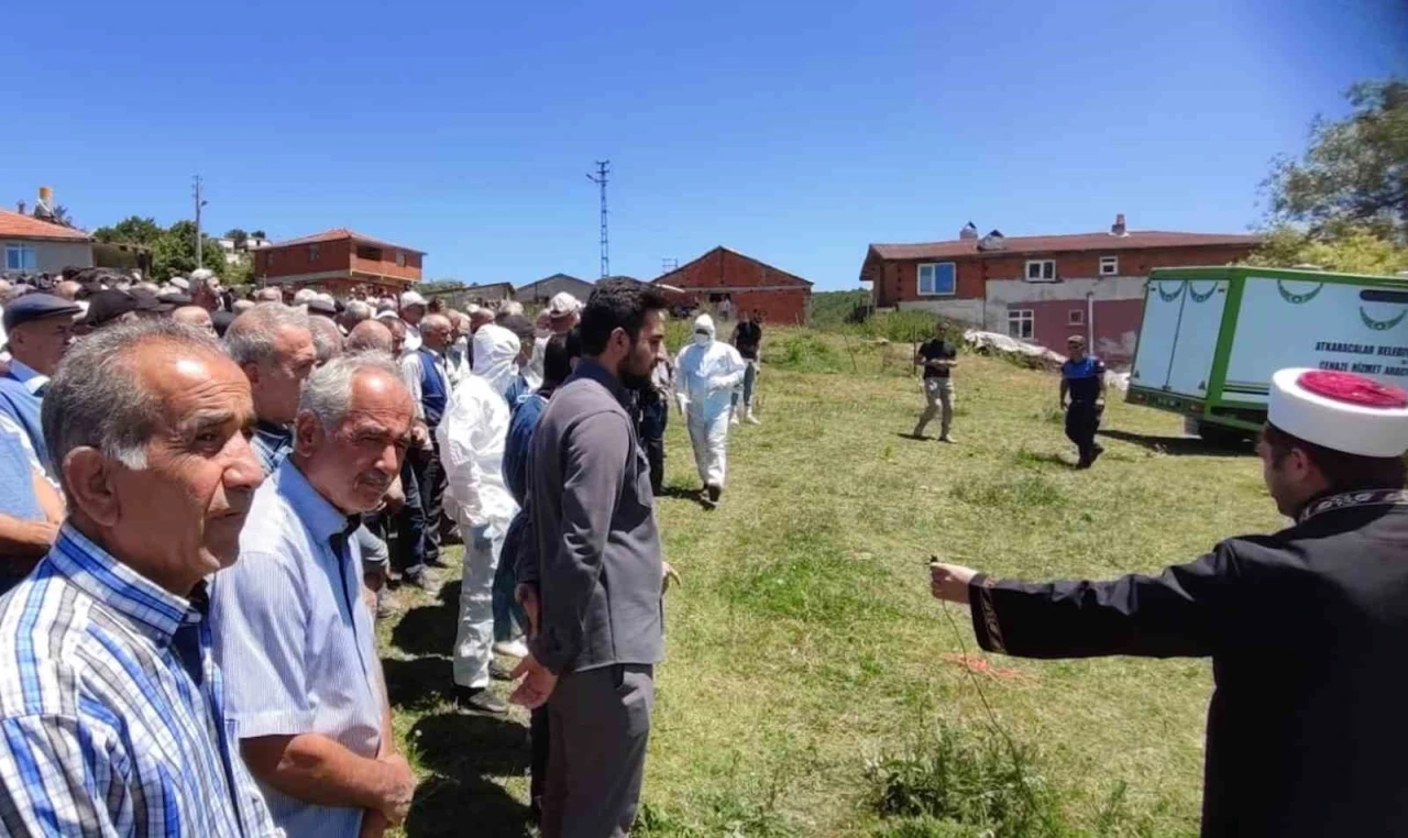 Kene sebebiyle hayatını kaybeden kadın son yolculuğuna uğurlandı
