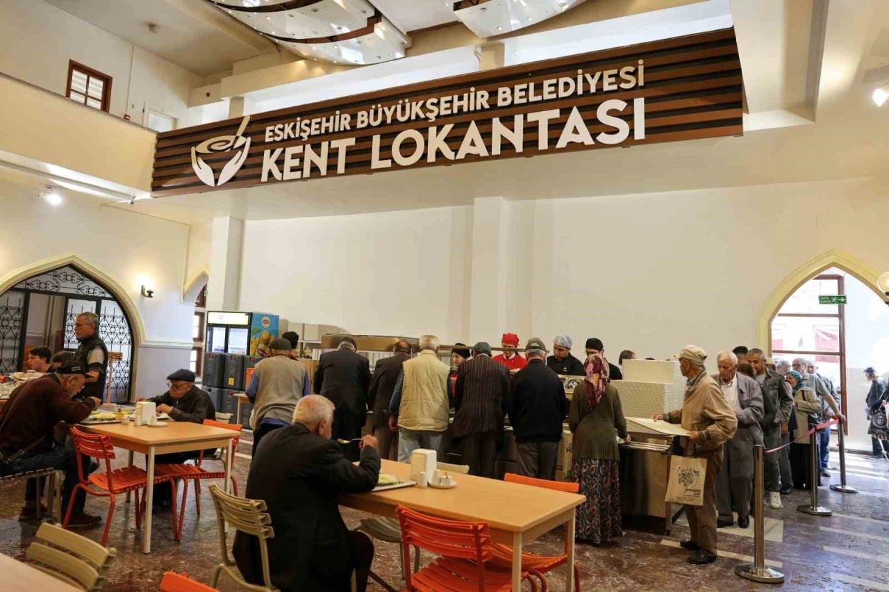 Kent Lokantası &quot;Askıda Yemek&quot; ile binlerce vatandaşa dokundu
