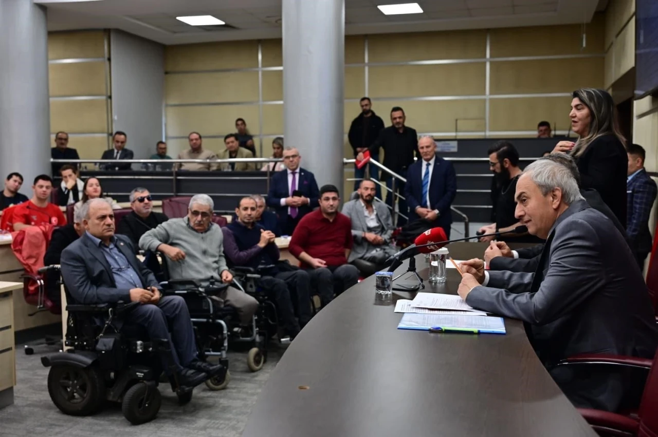 Kepez Belediyesi &quot;Bizi bizden dinleyin&quot; projesiyle engelli bireylerin sesi oldu
