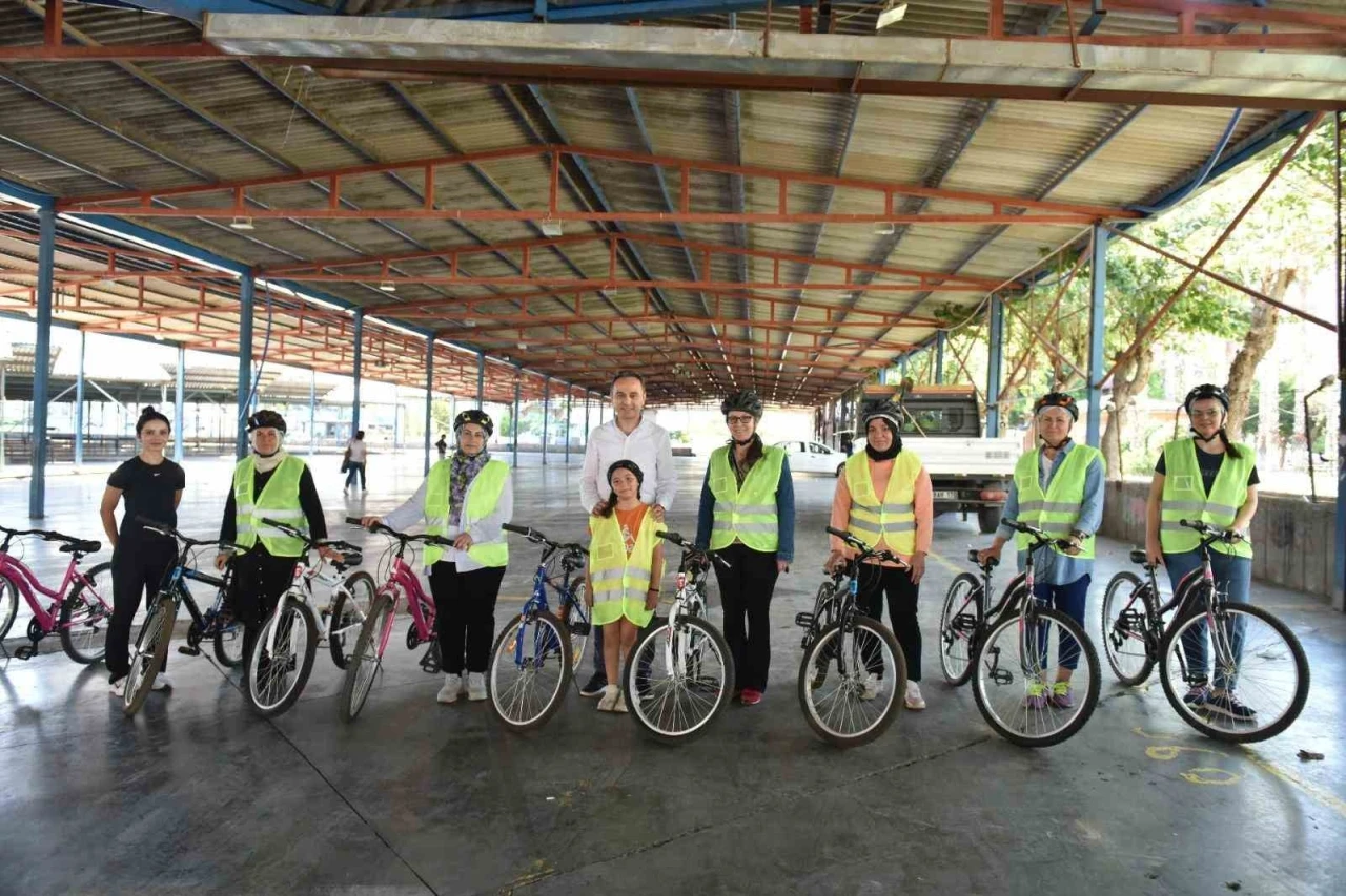 Kepez’de kadınlar hayallerine pedal çevirdi
