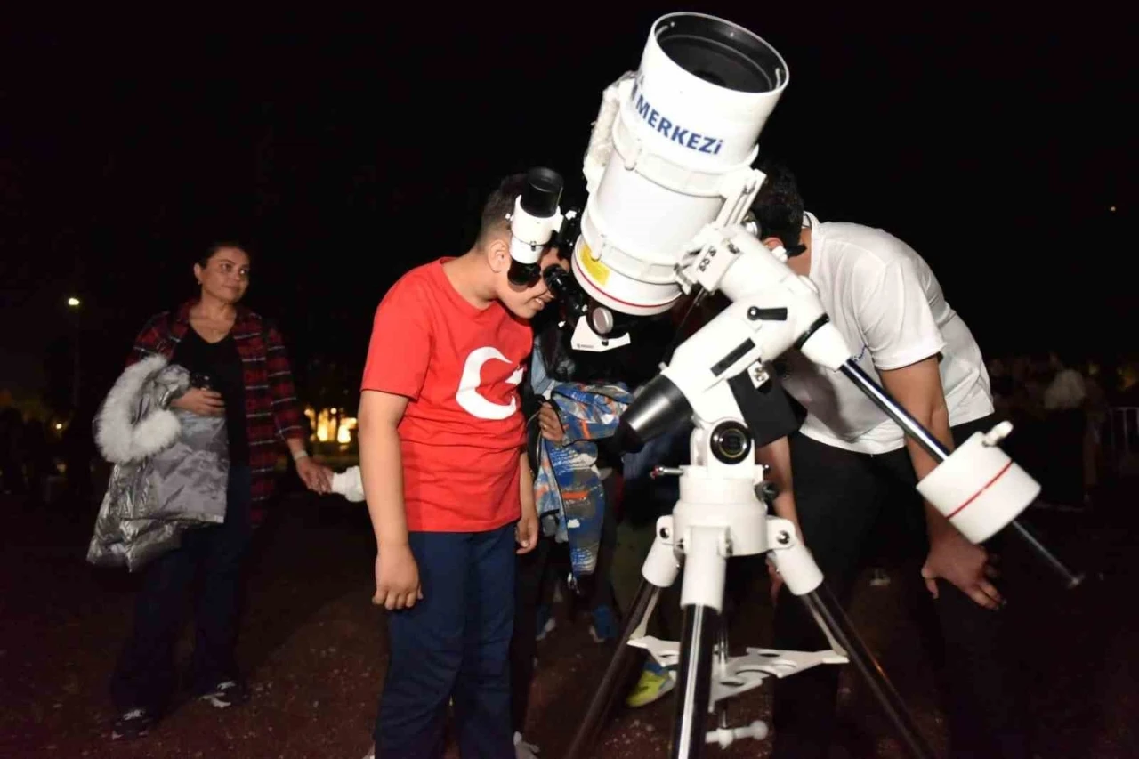 Kepez’de &quot;Cumhuriyet ve Bilimle Gece Gözlemi&quot; etkinliği
