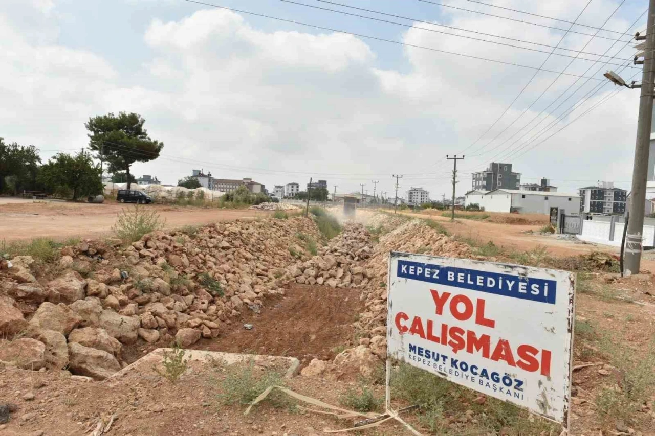 Kepez’in Demirel Mahallesi’nde dere ıslah çalışması yapıldı
