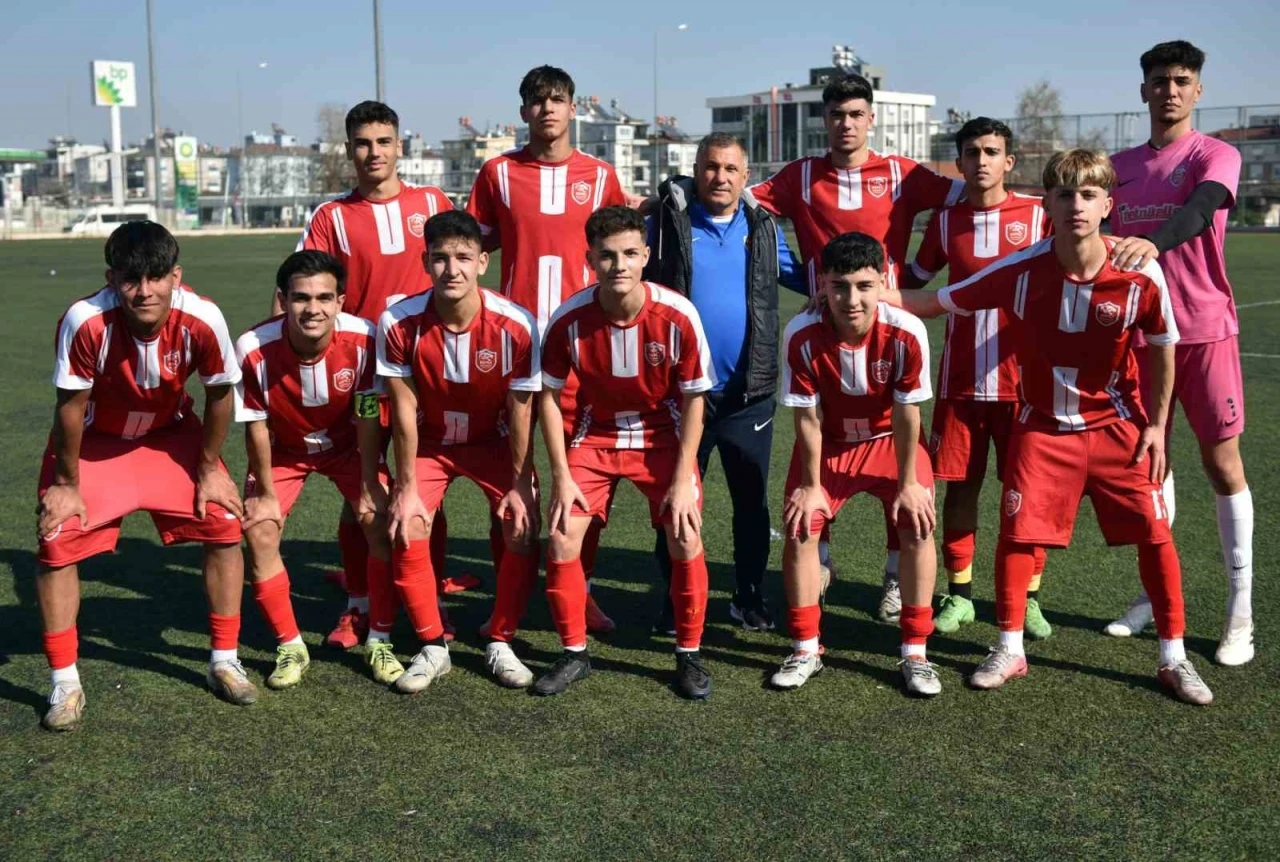 Kepez’in futbol altyapısında değişim