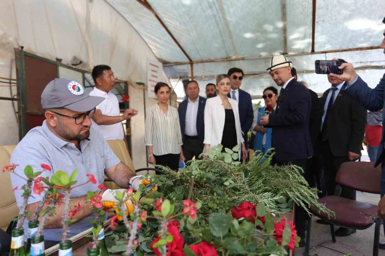 Kepez ve Kırgız Balıkçı şehri arasında kardeşlik köprüsü kuruldu
