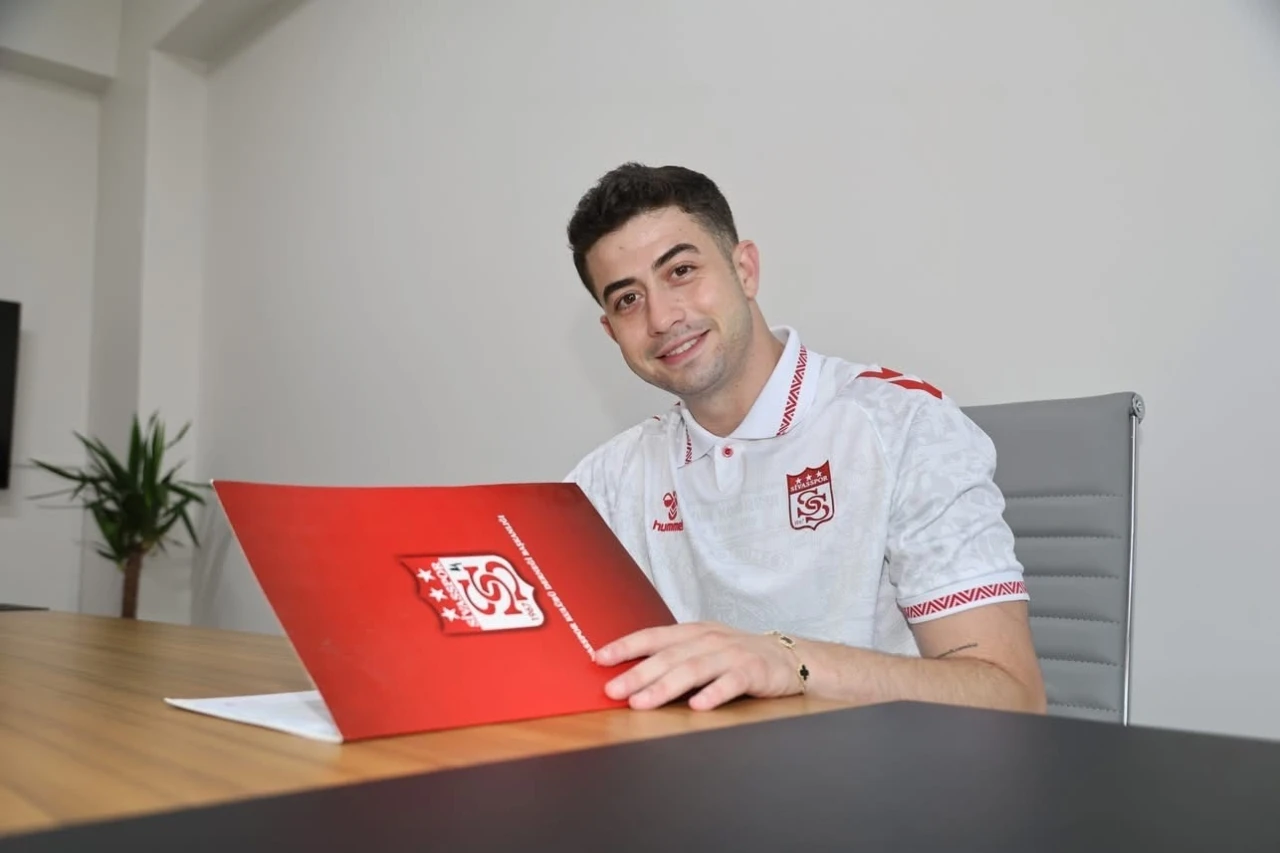 Kerem Atakan Kesgin resmen Sivasspor’da
