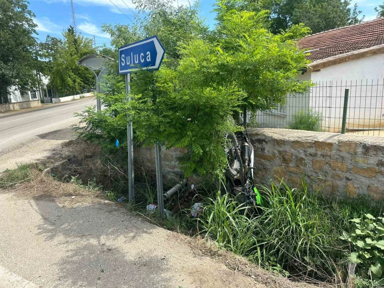 Keşan&rsquo;da duvara &ccedil;arpan motosikletli yaralandı
