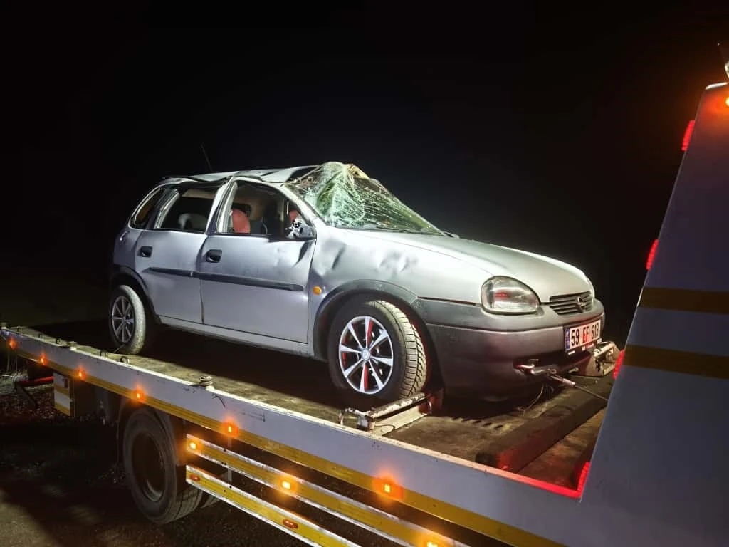 Keşan’da otomobil takla attı: 2 yaralı