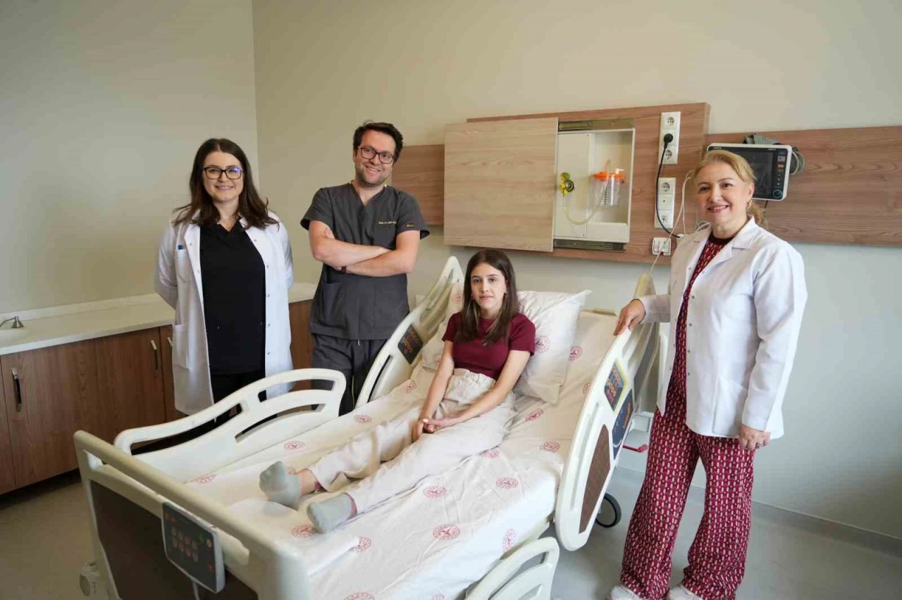Kesilmek üzere olan bacak doktorların dikkatli müdahalesiyle kurtarıldı
