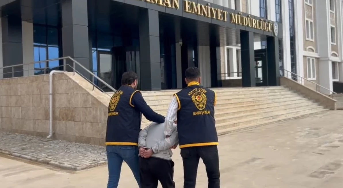 Kesinleşmiş hapis cezası bulunan 2 şahıs yakalandı
