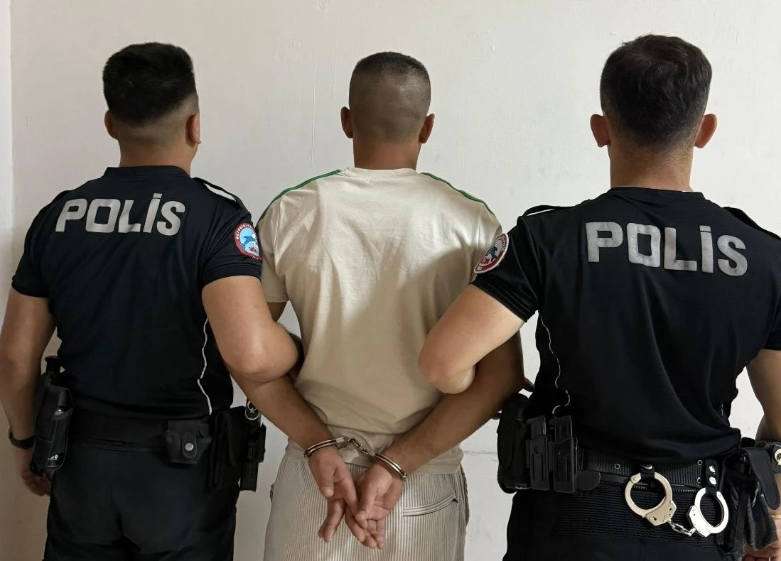 Kesinleşmiş hapis cezası bulunan 2 şüpheli yakalandı
