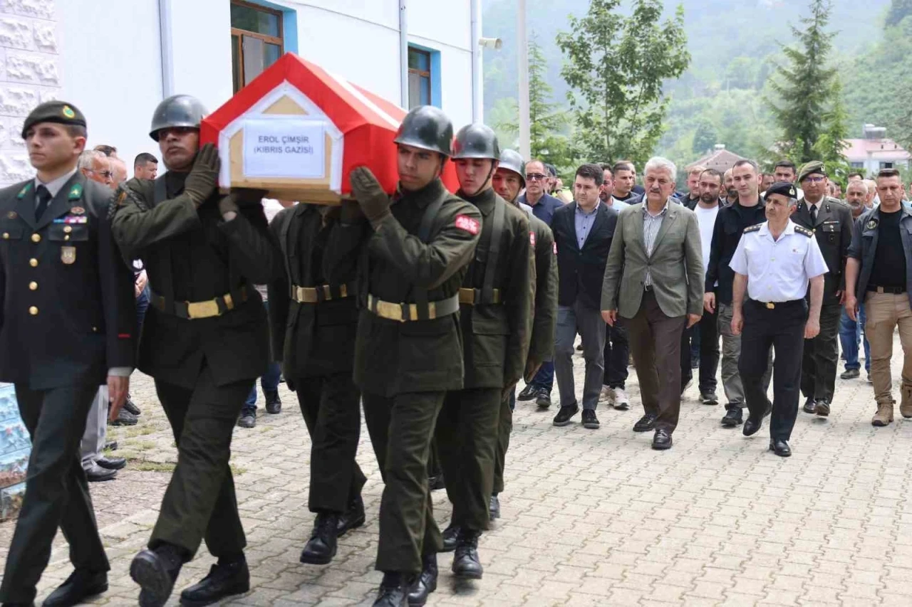 Kıbrıs Gazisi Erol Çimşir son yolculuğuna uğurland