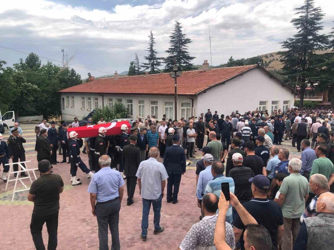 Kıbrıs gazisi Hüyük’te törenle son yolculuğuna uğurlandı
