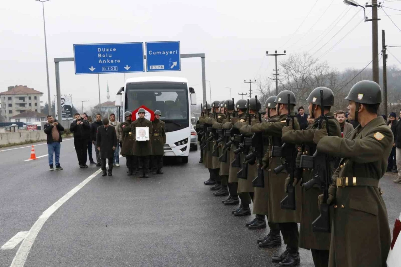 Kıbrıs Gazisi Mehmet Ali &Ccedil;i&ccedil;ek 72 yaşında vefat etti
