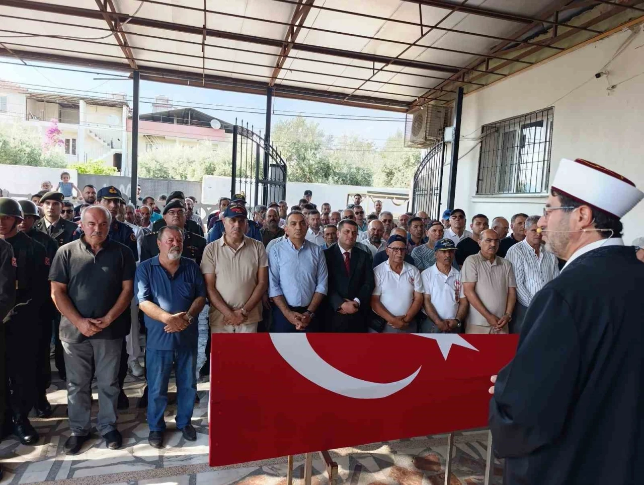 Kıbrıs gazisine askeri törenle veda
