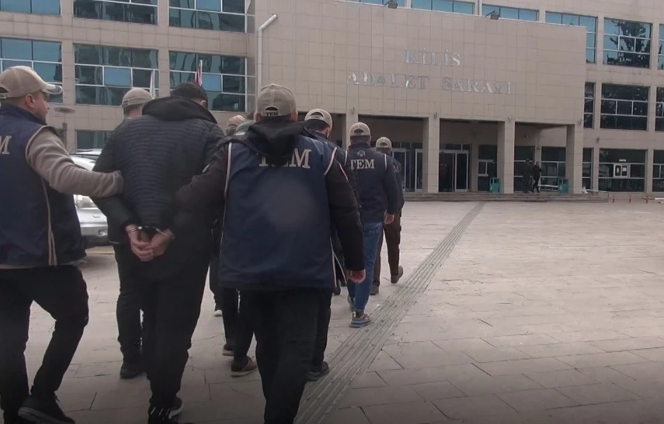Kilis’te DEAŞ ve FETÖ operasyonu: 20 gözaltı
