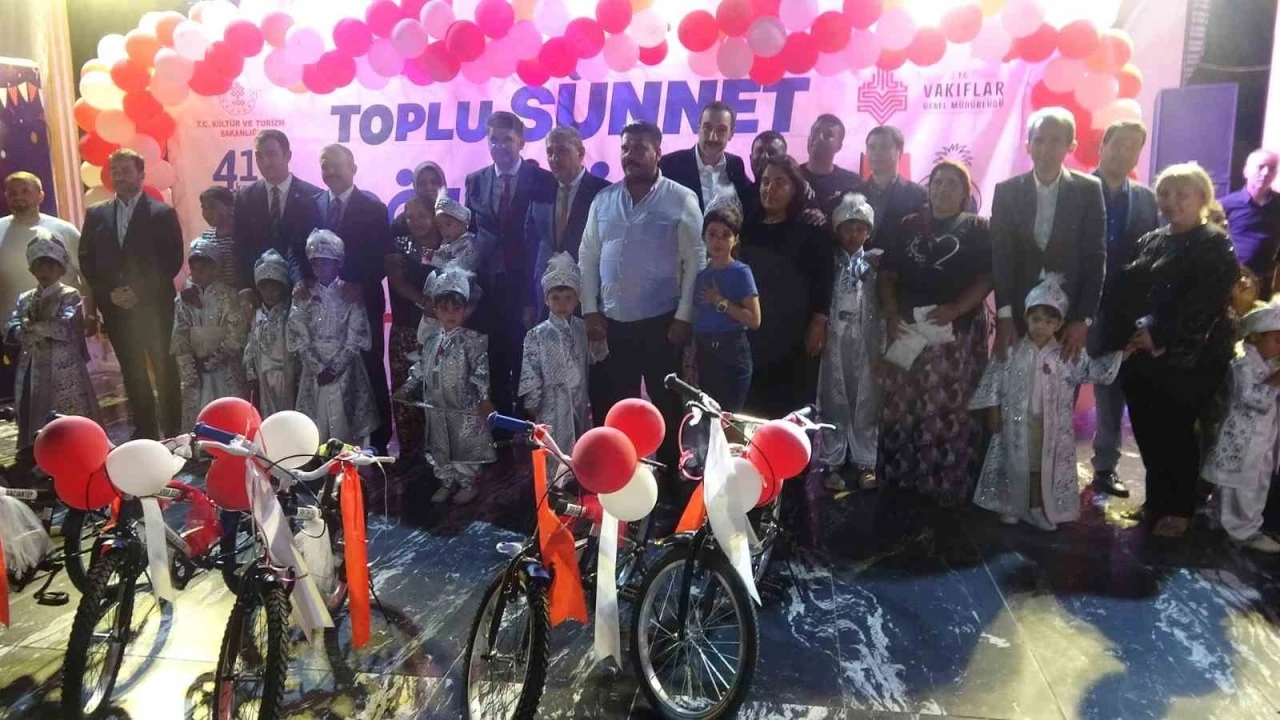 Kilis&rsquo;te geleneksel s&uuml;nnet ş&ouml;leni: 25 &ccedil;ocuk s&uuml;nnet oldu
