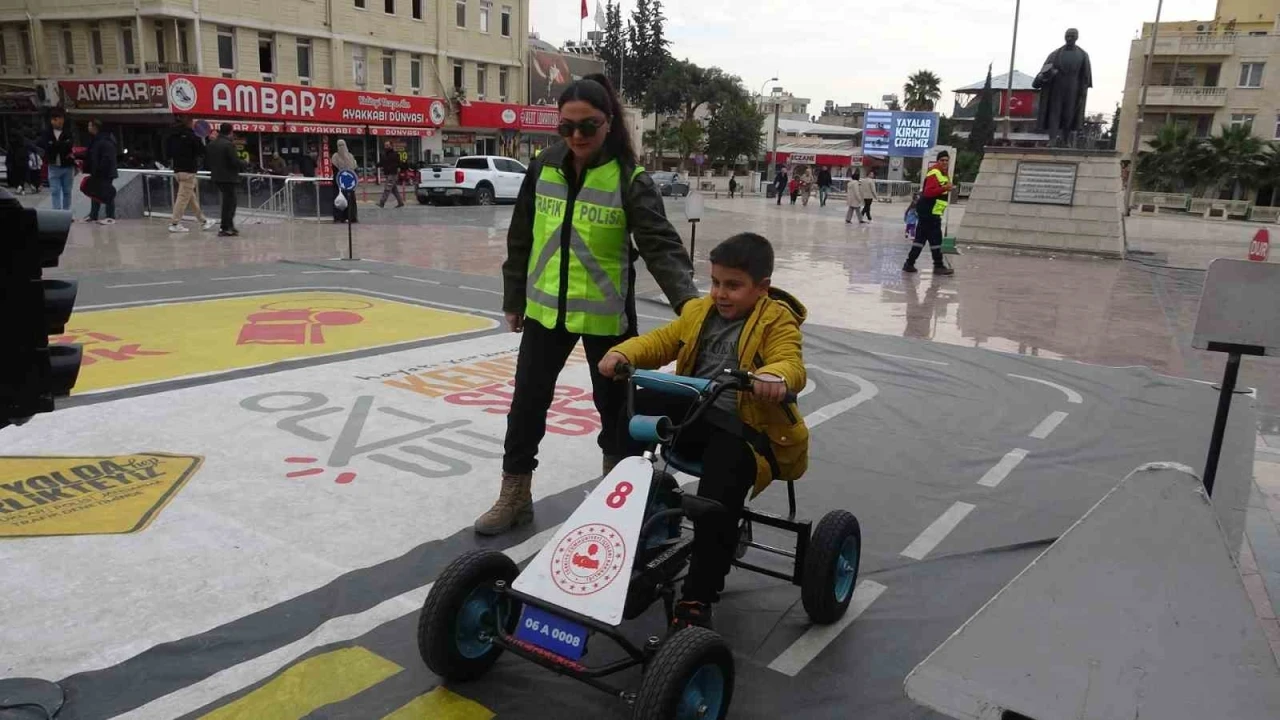 Kilis’te minik öğrencilere trafik bilinci
