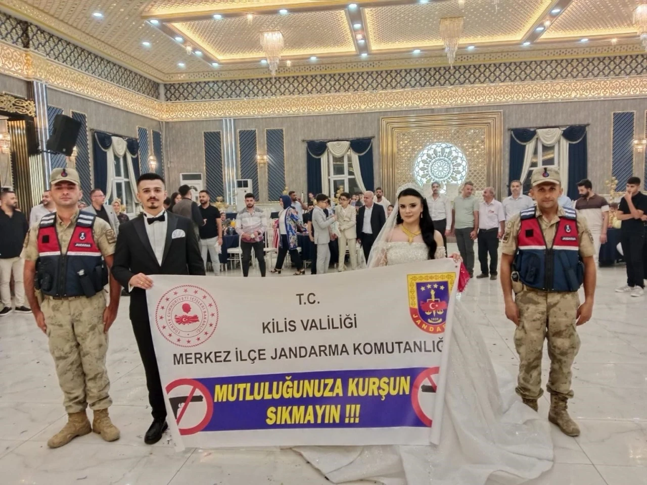 Kilis&rsquo;te &rsquo;Mutluluğunuza Kurşun Sıkmayın&rsquo; uyarısı
