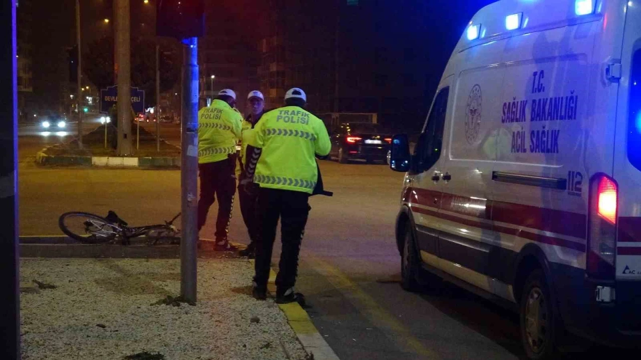 Kilis’te otomobille çarpışan bisikletli ağır yaralandı
