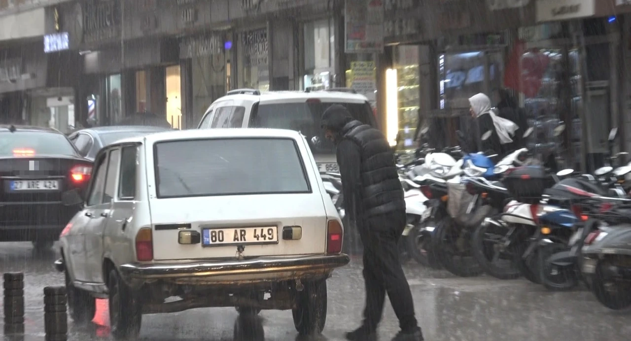 Kilis&rsquo;te sağanak yağış etkili oldu
