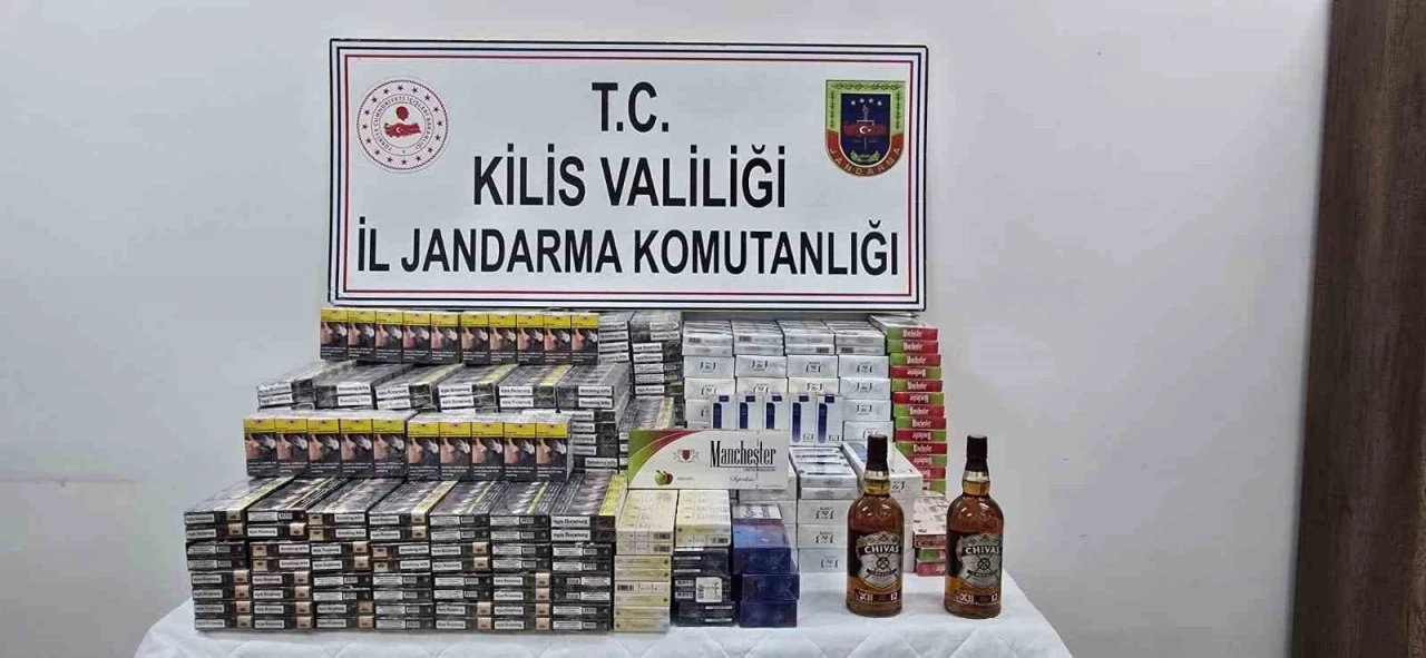 Kilis’te yol kontrolünde kaçak sigara ve alkol ele geçirildi
