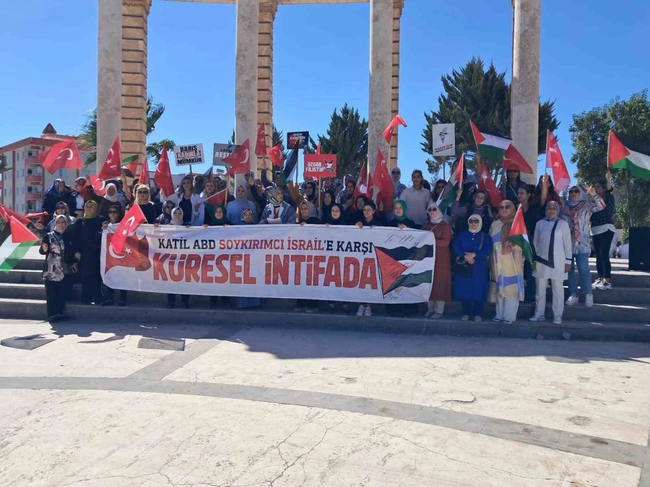 Kilisli kadınlardan Gazze’ye umut zinciri
