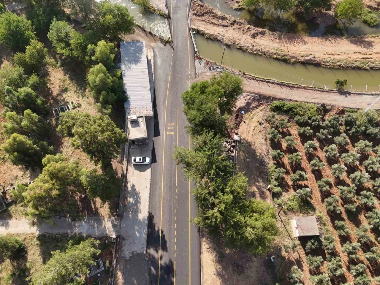 Kırıkhan&rsquo;da bağlantı yollarına 1,4 kilometrelik asfalt
