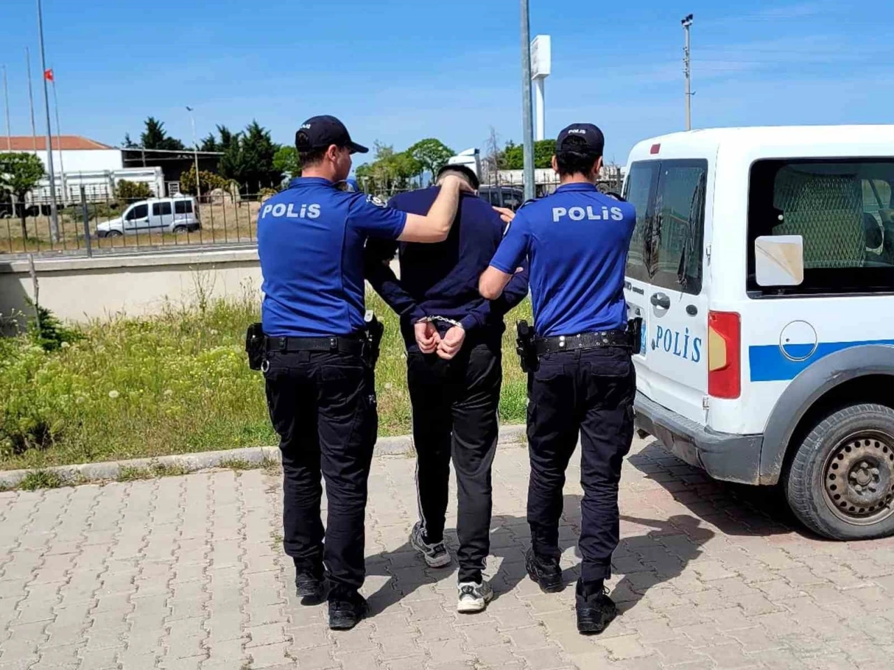 Kırıkkale’de dolandırıcılık ve örgüt kurma suçlarından aranan şüpheli tutuklandı
